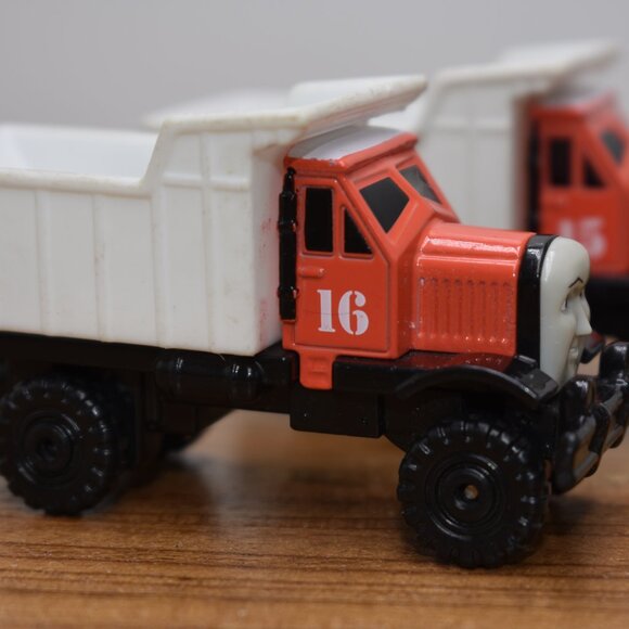 Max 15 N Monty 16 Trucks Diecast Take N Play Thomas & Friends Trains Engine 2010 - Picture 8 of 12